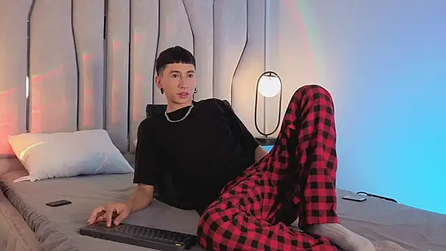 lian cameron online show from June 2026 03:50:02 AM