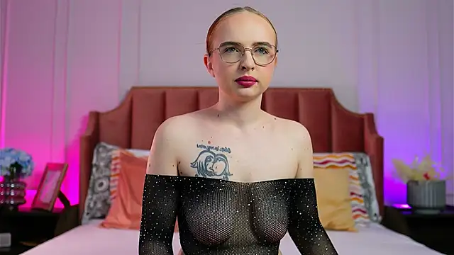 Roxie Joy online show from May 2026 07:52:02 PM