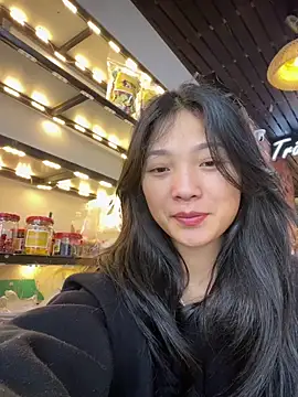 Lyn-be99 online show from May 2026 05:13:01 AM
