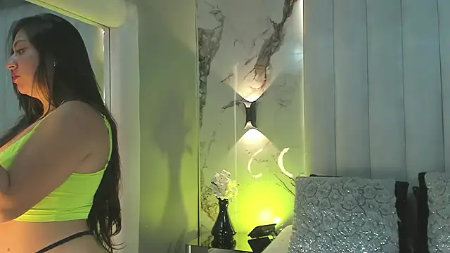 ZaraKnox online show from February 2026 09:42:01 PM