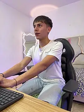 Snapshot of EVAN_TAY chatting on February 2026 02:59:02 AM EVAN TAY online show from February 2026 02:59:02 AM