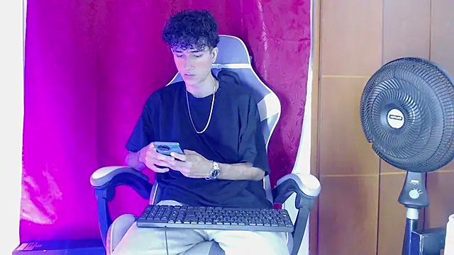 Johnny cagee  online show from February 2026 11:30:02 PM