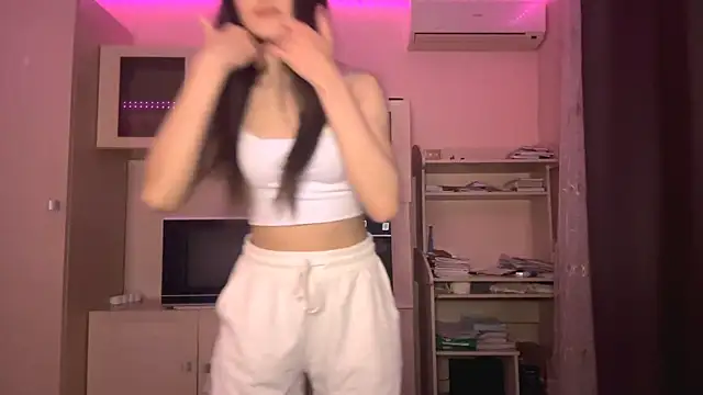 Kiaicatie online show from May 2026 05:20:01 PM