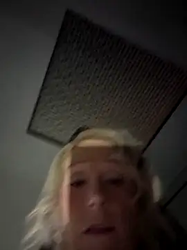 BeautifulFire23 online show from May 2026 04:26:01 PM