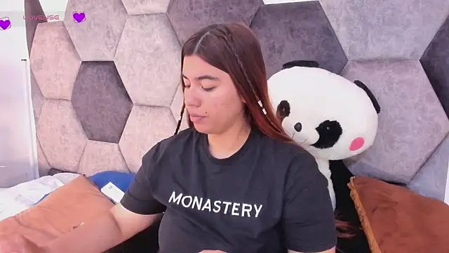 Snapshot of DulceJones chatting on March 2026 10:39:02 PM DulceJones online show from March 2026 10:39:02 PM