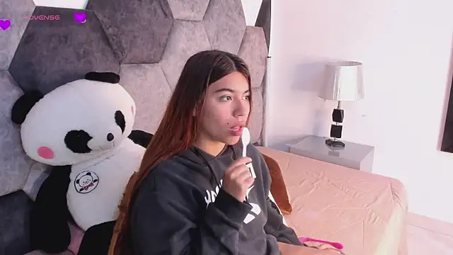 Snapshot of DulceJones chatting on March 2026 08:56:02 PM DulceJones online show from March 2026 08:56:02 PM