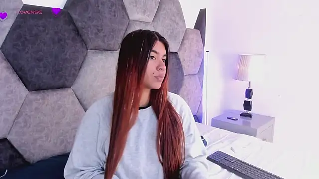 Snapshot of DulceJones chatting on March 2026 08:35:02 PM DulceJones online show from March 2026 08:35:02 PM