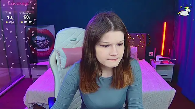 Snapshot of Lunatrend chatting on March 2026 12:07:01 PM Lunatrend online show from March 2026 12:07:01 PM