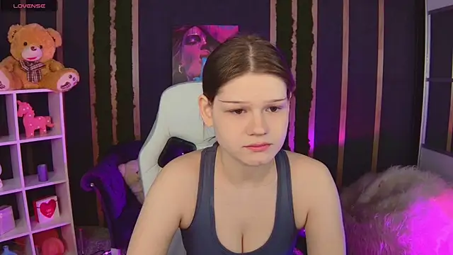 Snapshot of Lunatrend chatting on March 2026 06:19:01 AM Lunatrend online show from March 2026 06:19:01 AM