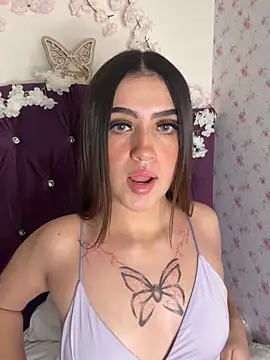 LunaaBlossom online show from February 2026 11:36:01 PM