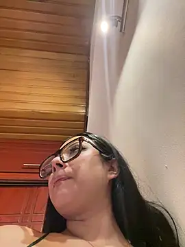 Snapshot of Violetta_pinkk1 chatting on February 2026 04:41:02 AM Violetta pinkk1 online show from February 2026 04:41:02 AM