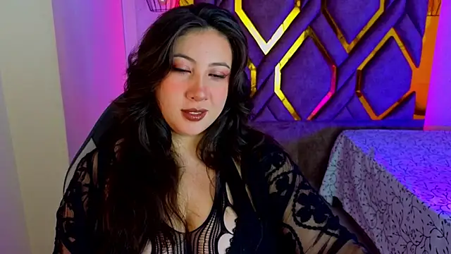 Luvienne online show from May 2026 07:30:02 PM