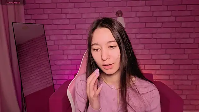 Nicole Brownie online show from May 2026 01:00:02 AM