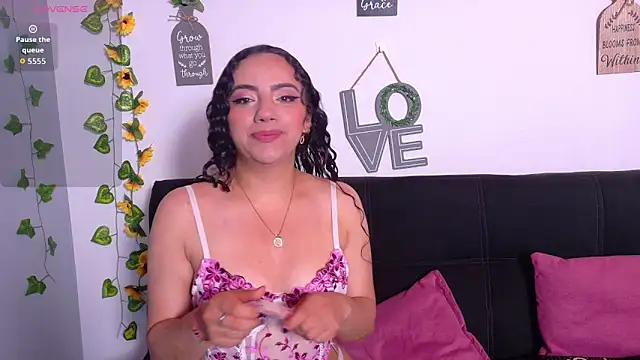 emiily curly online show from April 2026 11:20:01 AM