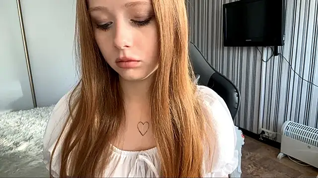 EmilyBubble online show from February 2026 07:25:02 AM