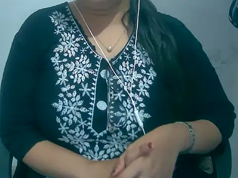 Cute Aliyaa online show from March 2026 09:15:02 AM