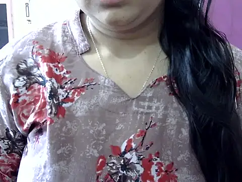 Cute Aliyaa online show from April 2026 08:01:02 AM