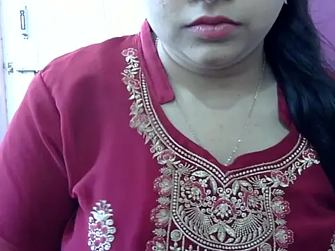 Cute Aliyaa online show from May 2026 10:10:01 AM