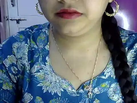 Cute Aliyaa online show from June 2026 01:08:02 PM