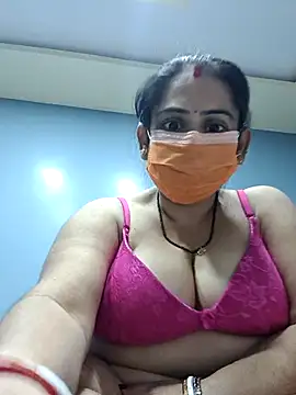 diyam4002 online show from February 2026 08:45:01 PM