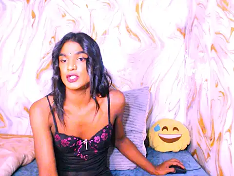 spicybarbie online show from April 2026 05:18:01 PM