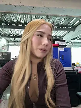 Isa cortes  online show from April 2026 01:45:01 PM