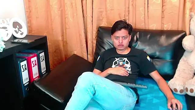 Snapshot of Kevin_Charless chatting on March 2026 12:34:02 PM Kevin Charless online show from March 2026 12:34:02 PM