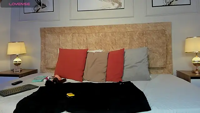 hanna daze online show from February 2026 12:23:02 PM