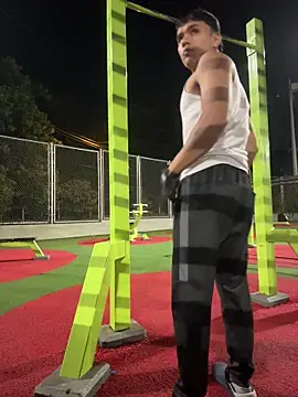 Snapshot of CreamKingg chatting on April 2026 12:52:02 AM CreamKingg online show from April 2026 12:52:02 AM