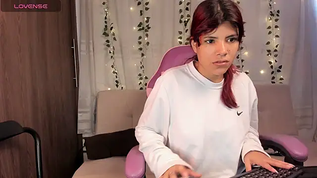 nereadelrey online show from February 2026 01:05:02 PM