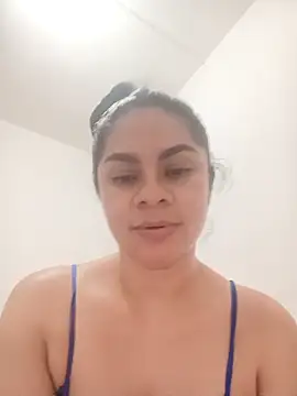 Snapshot of luna_pinky chatting on March 2026 02:04:02 AM luna pinky online show from March 2026 02:04:02 AM