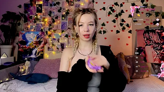 Akari-moon online show from April 2026 03:42:01 AM