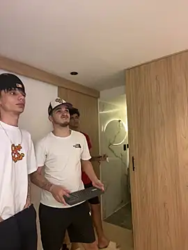 Snapshot of TheBatMansion chatting on March 2026 05:13:01 AM TheBatMansion online show from March 2026 05:13:01 AM