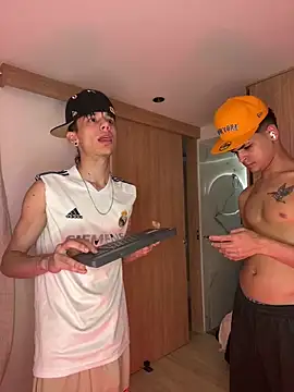 Snapshot of TheBatMansion chatting on March 2026 05:47:02 AM TheBatMansion online show from March 2026 05:47:02 AM