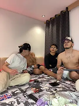 Snapshot of TheBatMansion chatting on March 2026 03:12:02 AM TheBatMansion online show from March 2026 03:12:02 AM