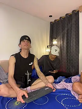 Snapshot of TheBatMansion chatting on March 2026 03:55:02 AM TheBatMansion online show from March 2026 03:55:02 AM