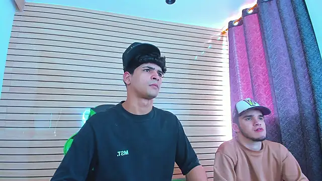 Snapshot of TheBatMansion chatting on March 2026 03:45:01 PM TheBatMansion online show from March 2026 03:45:01 PM