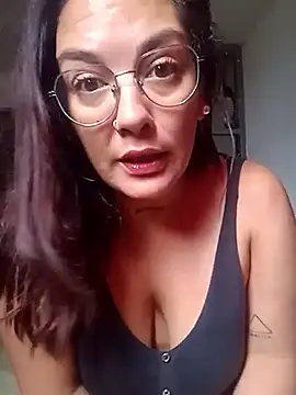 Snapshot of kuramaqueen chatting on March 2026 07:43:02 PM kuramaqueen online show from March 2026 07:43:02 PM