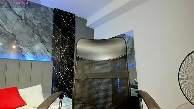 Snapshot of milo_cruz_ chatting on February 2026 05:58:02 AM milo cruz online show from February 2026 05:58:02 AM