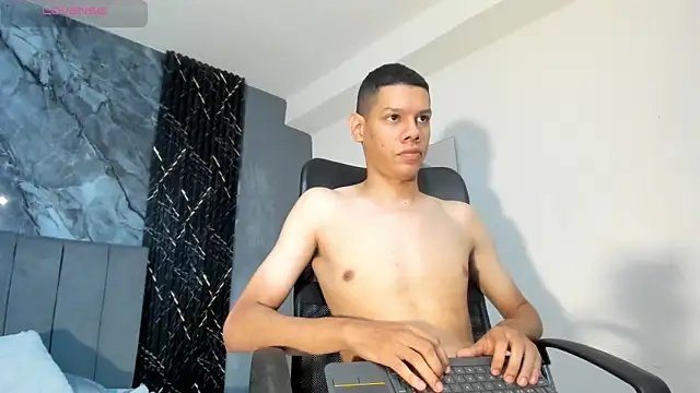 Snapshot of milo_cruz_ chatting on February 2026 08:11:01 AM milo cruz online show from February 2026 08:11:01 AM