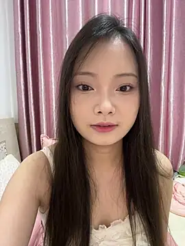 BIGBABYYEYE online show from June 2026 01:04:01 PM
