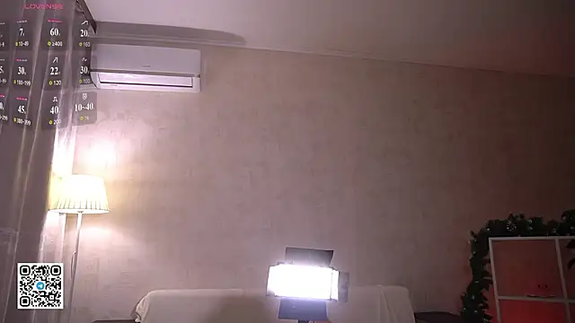 Candylolly    online show from February 2026 03:16:01 PM