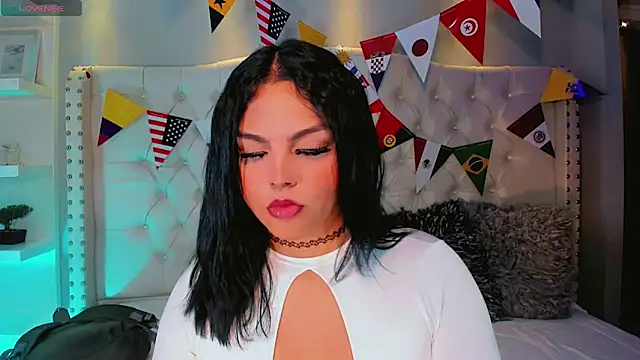 Maia Hotts online show from June 2026 10:01:02 PM