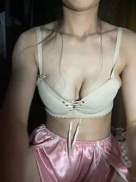 uyensexy online show from April 2026 05:56:01 AM