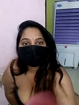 Snapshot of Aliya_Hott chatting on May 2026 06:19:01 AM Aliya Hott online show from May 2026 06:19:01 AM