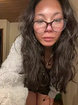 LunaMeei online show from February 2026 04:11:02 PM