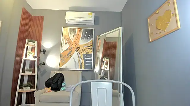 nina swaan online show from February 2026 11:47:02 AM