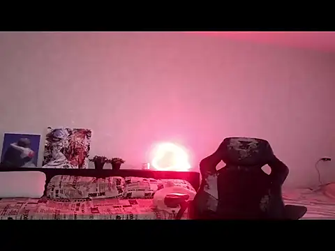 Kira Chain online show from February 2026 02:05:02 AM