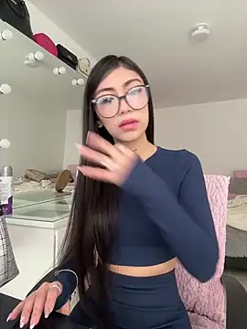 Bonny Eva online show from June 2026 04:07:01 PM
