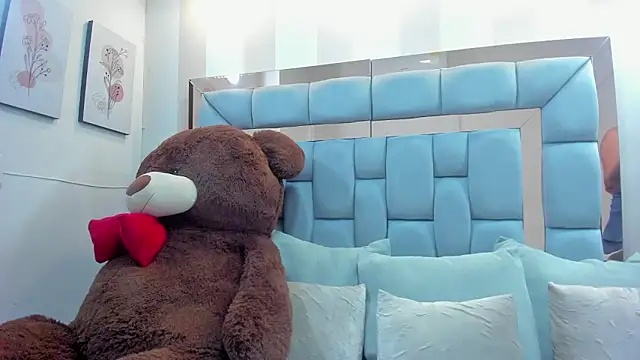 crystalstonee online show from February 2026 07:54:02 PM